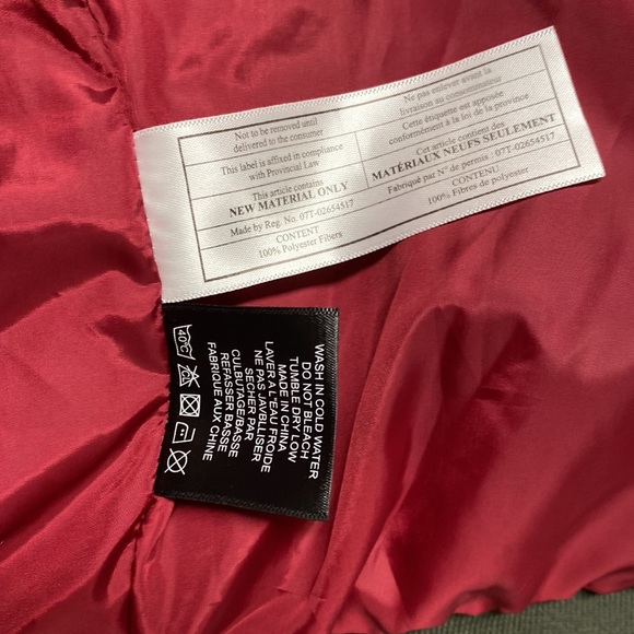 Vintage Collection Varsity Canada Green Puffer Vest With Hood - Picture 7 of 10